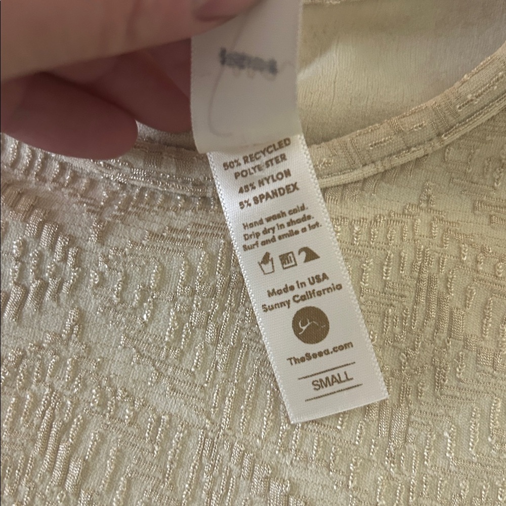 NEW Seea Palomar textured long sleeve rash guard crop swim top in Sandshell - Picture 7 of 7